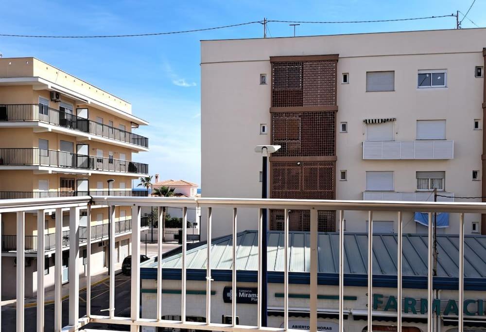Ferienwohnung Amplio Piso Con Terraza A 50 M De Playa Miramar Exterior foto